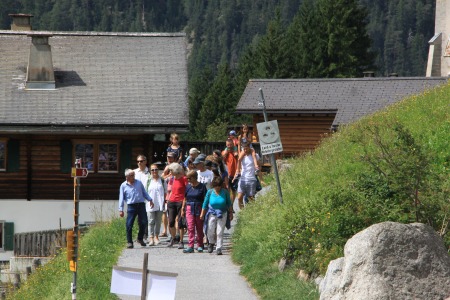 Dorfführung mit Hans Ambühl