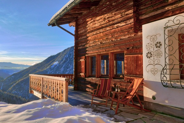 Aegerta - Aussenansicht mit fantastischer Aussicht