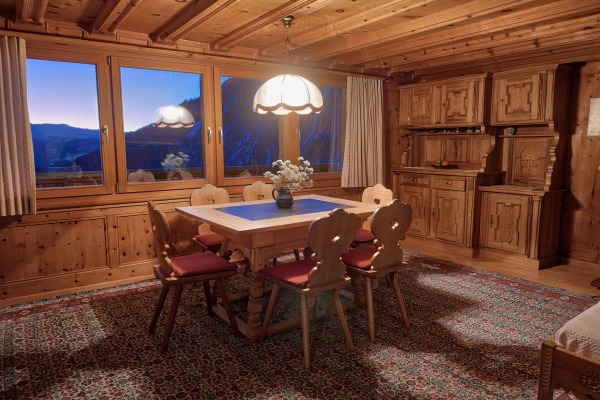 Aegerta - Wohnzimmer mit Aussicht