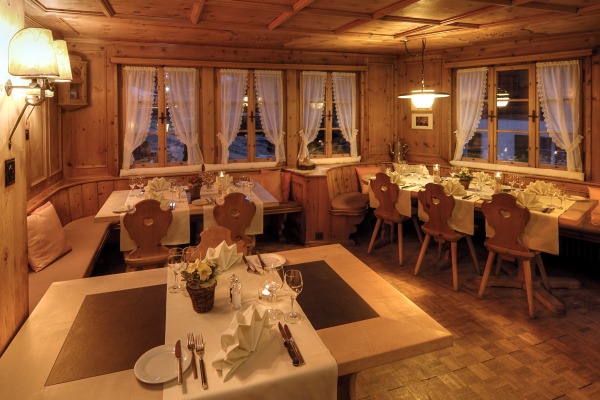 Hotel Restaurant Ducan - Arvenstübli