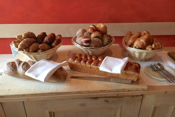 Hotel Restaurant Ducan - Frühstücksbuffet